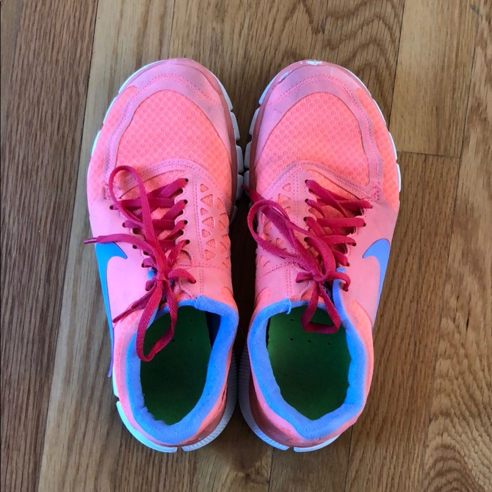 Nike Free 7.0 Sneakers